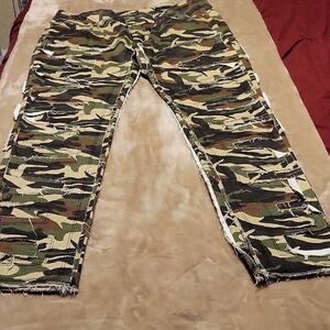 Men's Relaxed Fit Camouflage Jeans